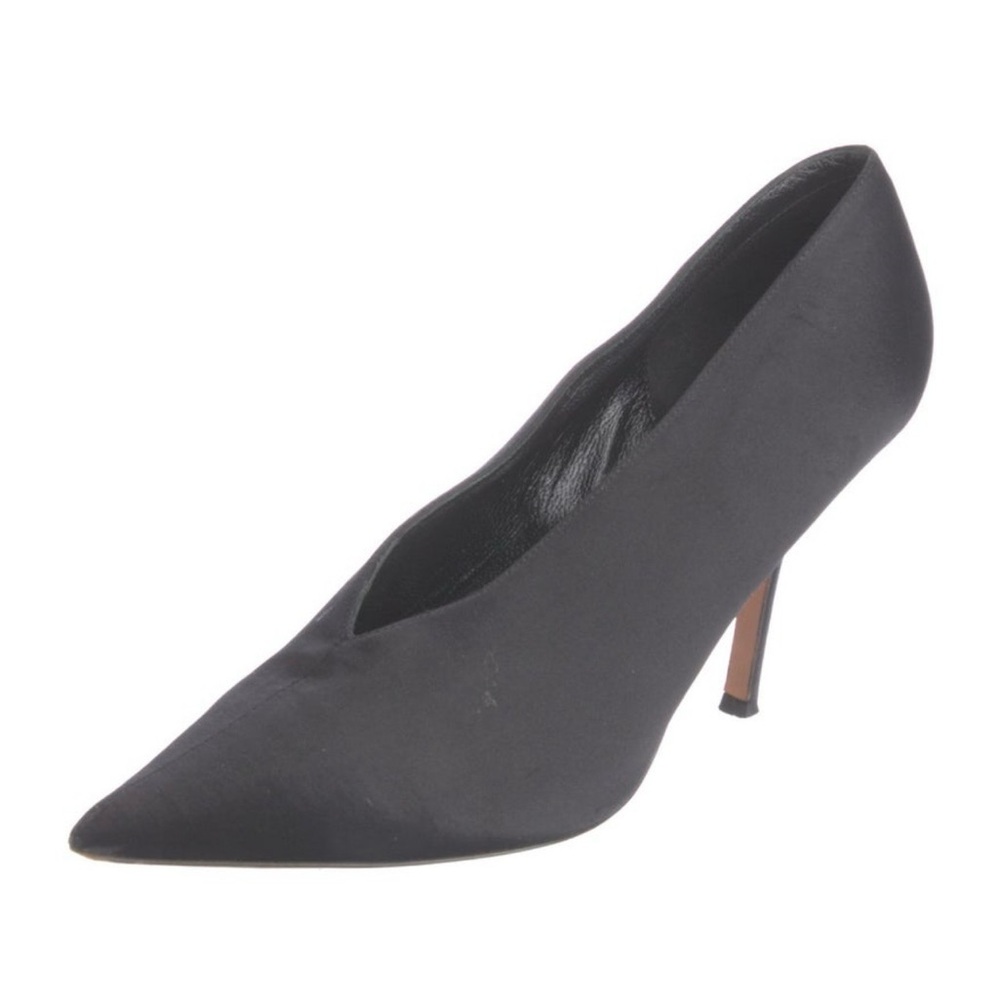 Black classic CELINE satin V pumps